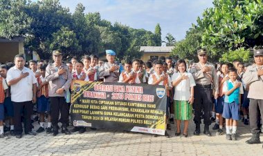 Turun-Serentak-ke-Dua-SMP-Favorit-ini,-Satgas-Ops-Bina-Kusuma-Polres-Belu-Ajak-Pelajar-Fokus-Belajar-dan-Jauhi-Kenakalan-Remaja