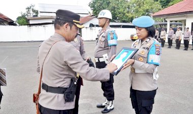 Anggotanya-Langgar-Kode-Etik,-Kapolres-Belu-Pimpin-Langsung-Upacara-Pemecatan-Satu-Personel-PNS-Polri