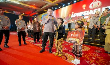 Polisi-Jadi-Pahlawan-di-Dongeng-Buatan-Anak,-Kapolri:-Tanamkan-dan-Jadikan-Semangat-Jadi-Lebih-Baik