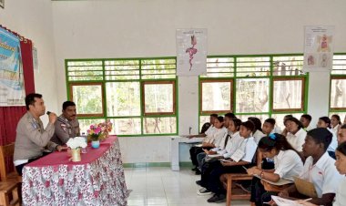 Police-GT-School-di-Gelaran-Ops-Patuh-2023,-Sat-Lantas-Polres-Belu-Tekankan-Pentingnya-Tertib-Berlalu-Lintas-ke-Pelajar-SMAN-4-Atambua