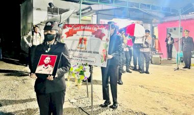 Beri-Penghormatan-Terakhir,-Polres-Belu-Gelar-Upacara-Pemakaman-Almarhum-IPTU-Purn.Kaharuddin-Abdulah-Wahab