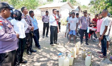 Razia-Ops-Pekat-Turangga-2023-di-Dua-Titik,-Aparat-Polres-Belu-Amankan-Senjata-Tajam-dan-Puluhan-Liter-Miras-jenis-Sopi