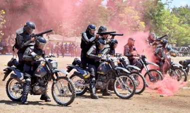 Bikin-Penonton-Tegang-dengan-Aksi-Ledakan-dan-Ricuh-di-Kantor-KPU,-Simak-Skenario-Simulasi-Sispam-Kota-Polres-Belu-Jelang-Ops-Mantap-Brata-2023-2024