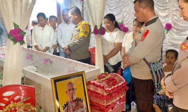 Wujud-Belasungkawa,-Kapolres-Belu-Melayat-ke-Rumah-Duka-Almarhum-Aipda-Joaquim-Mendonca