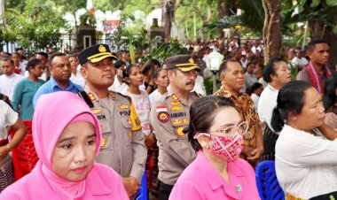 Kapolres-Belu-bersama-Ketua-Bhayangkari-Hadiri-Pemakaman-Uskup-Tertua-di-Indonesia--Mgr-Anton-Pain-Ratu,-SVD
