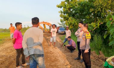 Setelah-Upayakan-Sumur-Bor,-Kapolres-Belu-Turunkan-Alat-Berat-Perbaiki-Jalan-Rusak-untuk-Masyarakat-Desa-Tukuneno