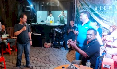 Dukung-Pekerja-Seni-Musik-di-Tapal-Batas,-Polres-Belu-Gandeng-PAPPRI-dan-Diatonic-Family-Gelar-Jam-Session-di-Alun-alun-Kota