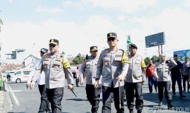 Long-Weekend-Saat-WWF-Berlangsung,-Polda-Jatim-Tambah-Personel-di-Pelabuhan-Ketapang