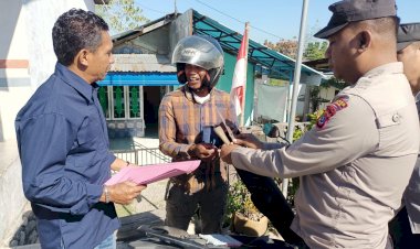 Bawa-Senjata-Tajam-Saat-Bepergian,-Pengendara-yang-Melintas-di-Jalur-Perbatasan-Terjaring-Razia-Operasi-Pekat-Polres-Belu