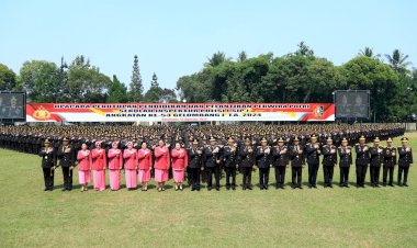 Lantik-1.999-Perwira-Pertama,-Wakapolri:-Jadilah-pemimpin-yang-bertakwa-dan-menjadi-solusi-bagi-masyarakat