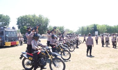 Polres-Belu-dan-Brimob-Gelar-Latihan-Sispamkota-Kesiapan-Pengamanan-Tahapan-Pilkada-2024