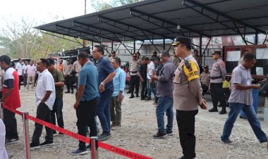 Bergerak-Hingga-Malam,-200-Personel-Dipimpin-Kapolres-Belu-Amankan-Penetapan-Paslon-Bupati-dan-Wakil-Bupati-di-Pilkada-2024