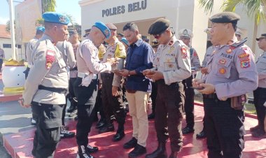 Cegah-Praktik-Judi-Online-di-Tubuh-Polri,-Bid-Propam-Polda-NTT-Turun-ke-Perbatasan-Cek-Ponsel-Anggota-Polres-Belu
