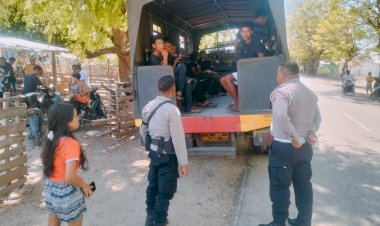 Bantu-Masyarakat-Dapatkan-Hak-Pilih-di-Pilkada-2024,-Polres-Belu-Turun-ke-Kampung-kampung-Antar-Jemput-Masyarakat-untuk-Perekaman-KTP-el