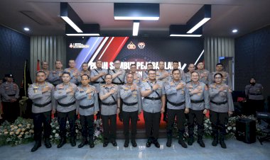 Pimpin-Sertijab,-Irjen.-Pol.-Sandi-Tekankan-Humas-Fungsi-Utama-Polri