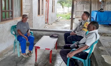 Sambang-Dialogis-di-Wilayah-Binaannya,-Bhabinkamtibmas-Manumutin-Polres-Belu-Tidak-Bosan-Ajak-Warga-Jaga-Kamtibmas-dan-Waspadai-Bencana-Alam