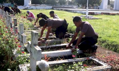 Sinergi-untuk-Lingkungan-Yang-Bersih-dan-Sehat,-Polres-Belu-Bersama-TNI-dan-Brimob-Gelar-Kerja-Bakti-diTiga-Titik-Sambut-HUT-Korem-161/WS