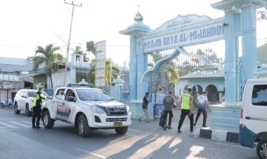 Aksi-Sosial-di-Bulan-Suci-Ramadhan-1446-H,-Sat-Lantas-Polres-Belu-Laksanakan-Kerja-Bakti-di-Tempat-ibadah