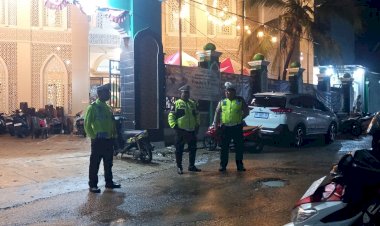 Terus-Jamin-Keamanan-dan-Kelancaran-Arus-Lalu-Lintas,--Sat-Lantas-Polres-Belu-Amankan-Ibadah-Tarawih-di-Hari-ke-22-Ramadhan-1446-H