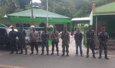 Polsek-Kakuluk-Mesak-Bersinergi-dengan-Koramil-dan-Pos-AL-Atapupu-Amankan-Sholat-Idul-Fitri-1446-H