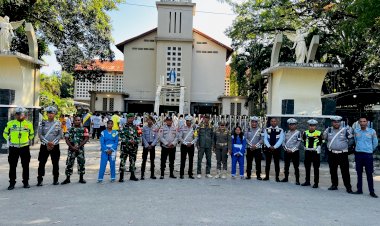 Pekan-Suci-Paskah-2025,-Personel-Ops-Semana-Santa-Polres-Belu-Bersinergi-dengan-Instansi-Terkait-Amankan-Misa-Kamis-Putih