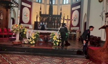 Polisi-Amankan-Ibadah-Paskah-di-Gereja-Katedral-Jakarta