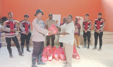 Polres-Pegunungan-Arfak-Salurkan-Bantuan-Sembako-kepada-Warga-Terdampak-Longsor-di-Kampung-Jim