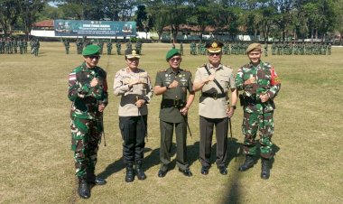 Sinergitas-TNI-Polri,-Kapolres-Belu-Bersama-Ketua-Bhayangkari-Hadiri-Sertijab-dan-Lepas-Sambut-Danyon-744/SYB
