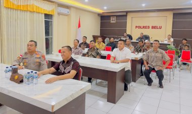 Lestarikan-Budaya-Indonesia,-Kapolres-Belu-bersama-Pejabat-Utama-dan-Masyarakat-Nobar-Wayang-Kulit-dalam-Rangka-Hari-Bhayangkara-ke-79