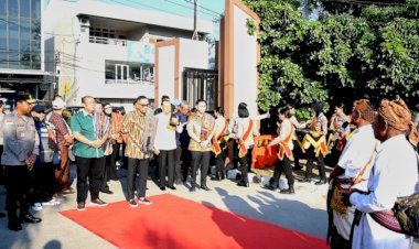 Kapolda-NTT-Sambut-Hangat-Kunjungan-Komisi-III-DPR-RI-dengan-Nuansa-Budaya
