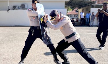 Asah-Kemampuan-Personel-Hadapi-Unjuk-Rasa,-Kapolres-Belu,-AKBP-I-Gede-Eka-Putra-Astawa-Pimpin-Latihan-Pengendalian-Massa