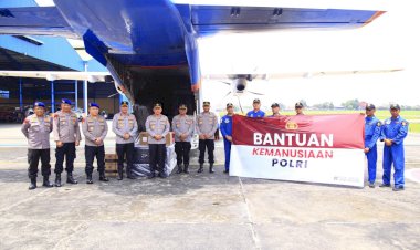 Polri-Berangkatkan-Bantuan-Kemanusiaan-ke-NTT-untuk-Bantu-Korban-Banjir-dan-Longsor