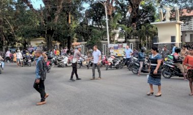 Rutin-Atur-Lalu-Lintas-di-Gereja,-Upaya-Sat-Lantas-Polres-Belu-Cegah-Kemacetan-dan-Laka-Lantas-saat-Ibadah-Minggu