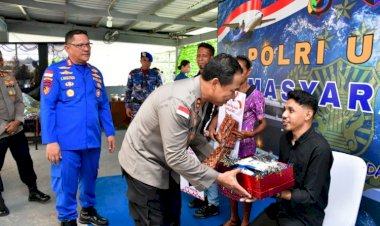 Kapolda-NTT-Salurkan-Bantuan-Sosial-bagi-Penyandang-Disabilitas-di-Acara-“Polri-untuk-Masyarakat”