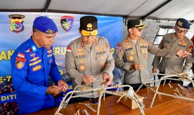 Berkunjung-di-Mako-Ditpolairud,-Kapolda-NTT-Tanam-Terumbu-Karang-Bersama-Komunitas,-Wujud-Nyata-Kepedulian-Terhadap-Laut-NTT