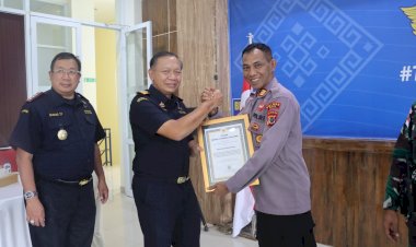 Kolaborasi-Efektif-dalam-Pengungkapan-Barang-Kena-Cukai-Ilegal,-Polres-Belu-Polda-NTT-Terima-Penghargaan-
