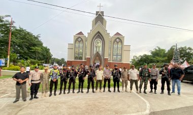 Pengamanan-Misa-Malam-Natal-2025-di-Tapal-Batas,-Kapolres-Belu:-Ibadah-Berjalan-Aman,-Lancar-dan-Kondusif