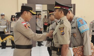 Rotasi-Jabatan,-Kapolres-Belu,-AKBP-I-Gede-Eka-Putra-Astawa-Pimpin-Serah-Terima-Jabatan-Kapolsek-Raihat