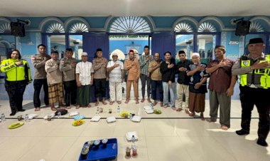 Safari-Ramadan-1447-H,-Kapolres-Belu-Buka-Puasa-Bersama-MUI-dan-Jamaah-Masjid-Al-Mujahiddin-Atambua