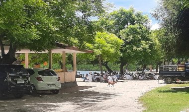 Dari-Pura-Atambua-Nantha-Hingga-Pantai-Pasir-Putih,-Polres-Belu-Kawal-dan-Amankan-Upacara-Melasti-Sambut-Nyepi-2026