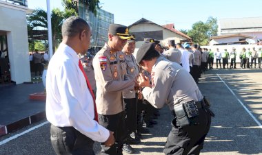 Saling-Maaf-Memaafkan-di-Momentum-Halal-Bihalal,-Kapolres-Belu-Apresiasi-Kerja-Keras-Anggota-Sukseskan-Perayaan-Nyepi-dan-Idul-Fitri-1447-H