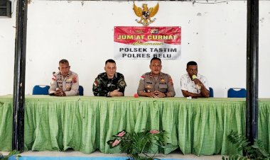 Pererat-Silaturahmi-Melalui-Jumat-Curhat,--Kapolsek-Tasifeto-Timur-Ajak-Masyarakat-Dukung-Polri-Jaga-Kamtibmas-dan-Jauhi-Tindak-Pidana