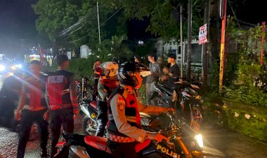 Cegah-Segala-Bentuk-Gangguan-Kamtibmas-di-Akhir-Pekan,-Tim-Perintis-Samapta-Polres-Belu-Gencar-Lakukan-Patroli-Dialogis