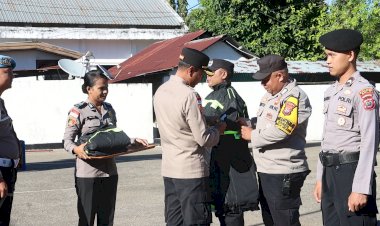 Dukung-Pelayanan-Tugas-yang-Lebih-Optimal,-Kapolres-Belu-Bagikan-Rompi-dan-Jaket-untuk-Personel-Samapta,-Reskrim-dan-Bhabinkamtimas