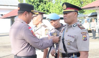 Pimpin-Serah-Terima-Jabatan,-Simak-Pesan-Kapolres-Belu--kepada-Pejabat-Lama-dan-Baru-Kepala-Bagian-Operasi