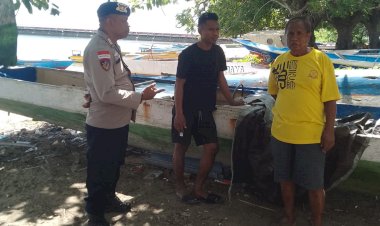 Temui-Nelayan-yang-Hendak-Melaut,-Personel-Sat-Polairud-Polres-Belu-Imbau-Pentingnya-Alat-Keselamatan-dan-Jaga-Ekosistim-Laut
