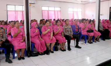 Bangun-Energi-Positif-dan-Jiwa-yang-Tenang,-Kapolres-Belu-bersama-Ratusan-Anggota-dan-Bhayangkari-Ikut-Terapi-USEFT