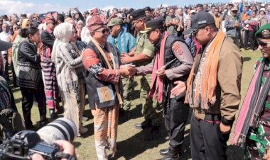 Dihadiri-Ribuan-Masyarakat-Indonesia-Timor-Leste,-Kapolres-Belu-Hadir-dan-Pantau-Langsung-Pengamanan-Festival-Fulan-Fehan-IV-2026