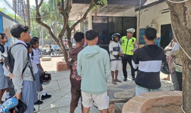 Langgar-Aturan-Berlalu-Lintas,-Sejumlah-Pengendara-Roda-Dua-dapat-Sosialisasi-dari-Unit-Kamsel-Sat-Lantas-Polres-Belu