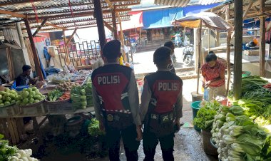 Sisir-Kompleks-Pasar-Baru,-Unit-Turjawali-Samapta-Polres-Belu-Imbau-Masyarakat-Lapor-Polisi-Bila-Terjadi-Gangguan-Kamtibmas